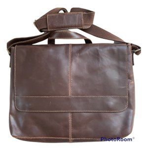 Women's Messenger Leather Dakota Brown Shoulder Bag Size OS